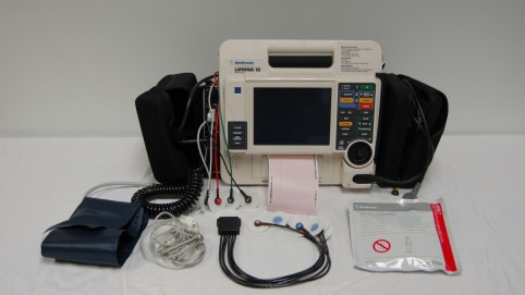 defibrillatore portatile usato medtronic