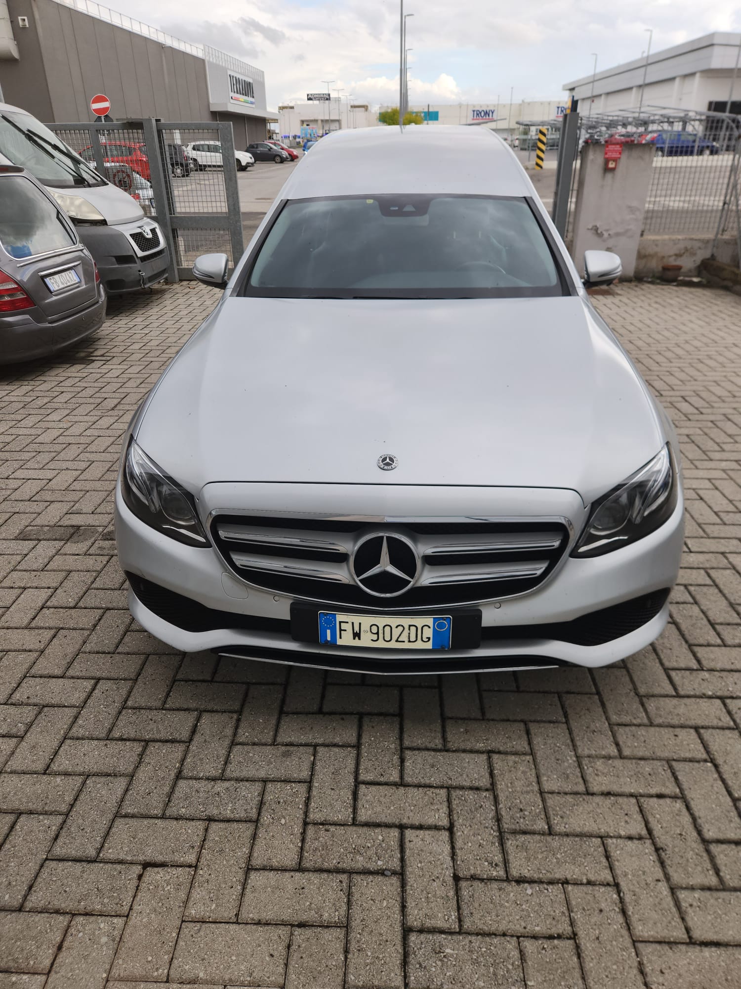 AUTOFUNEBRE MERCEDES W213 SCHEDA 327_F - immagine 4